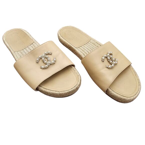 Chanel CC Pearl Espadrille Slide Flat Sandal Size 39 US 8 8.5 Beige Tan Slip On - Picture 1 of 9